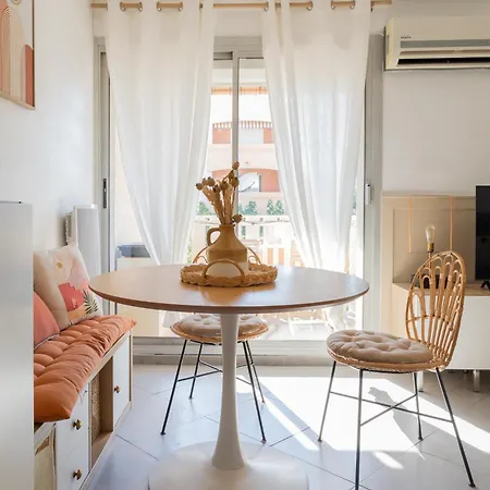 Cosy, Piscine, Clim, Parking Prive - Proche - Arrivee Autonome - Lit Queen Size 滨海拉塞讷
