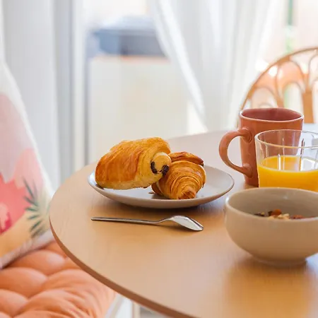 アパート Proche Plage, Avec Piscine Et Climatisation, Parking Prive - Arrivee Autonome - Lit Queen Size