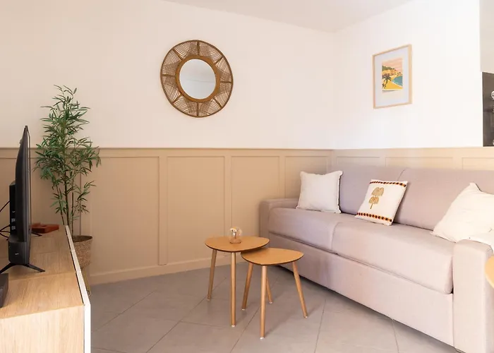 Proche Plage, Avec Piscine Et Climatisation, Parking Prive - Arrivee Autonome - Lit Queen Size 아파트